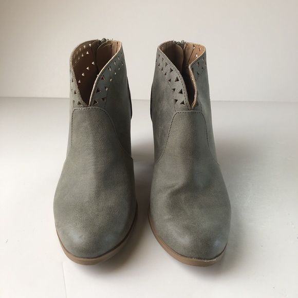 Quipid Sage Green Ankle Boots Size 8 - Picture 1 of 11